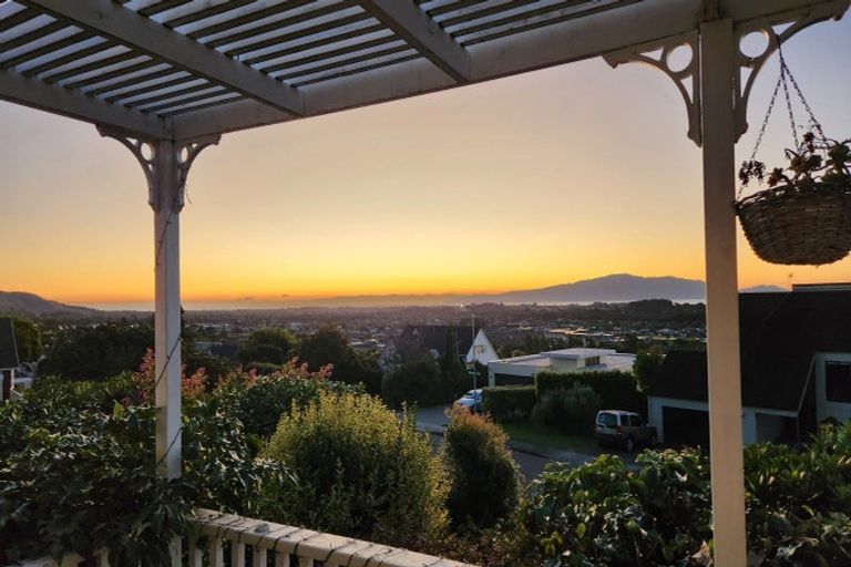 Photo of property in 1 Mohua Street, Waikanae, 5036