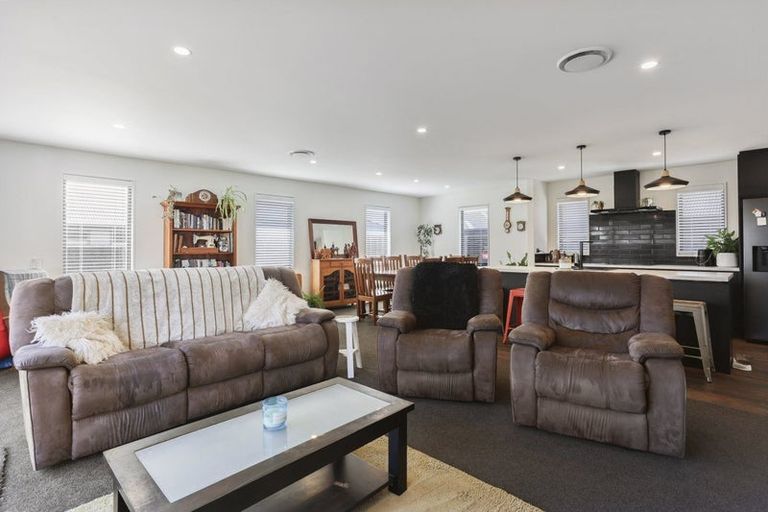 Photo of property in 7 Valour Drive, Rangiora, 7400