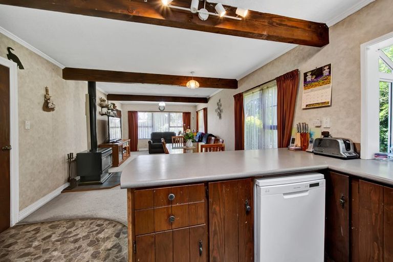 Photo of property in 27 Montjoy Street, Stratford, 4332