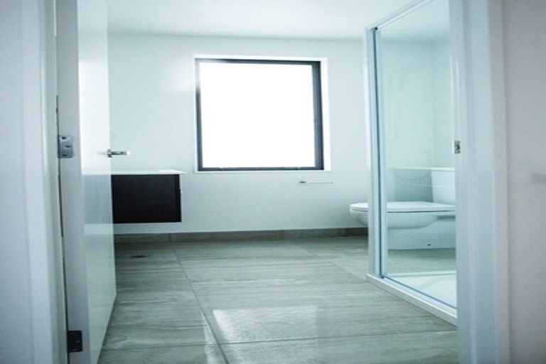 Photo of property in 2d Cook Street, Karori, Wellington, 6012