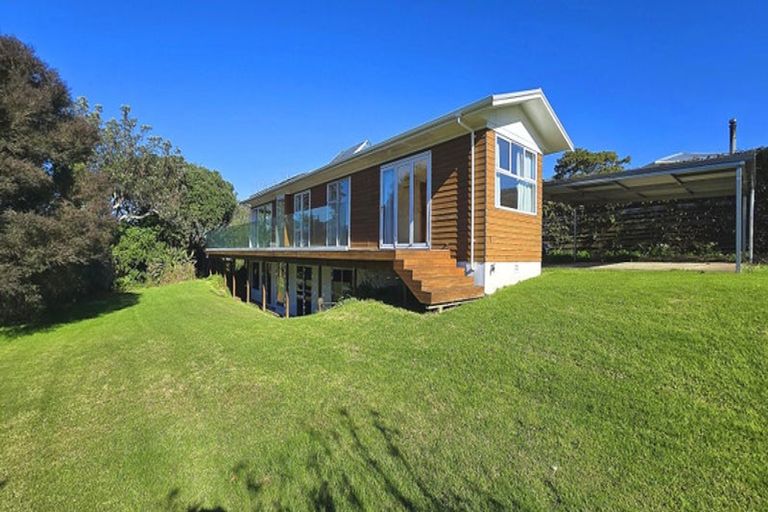 Photo of property in 5 Paulange Place, Pakuranga Heights, Auckland, 2010
