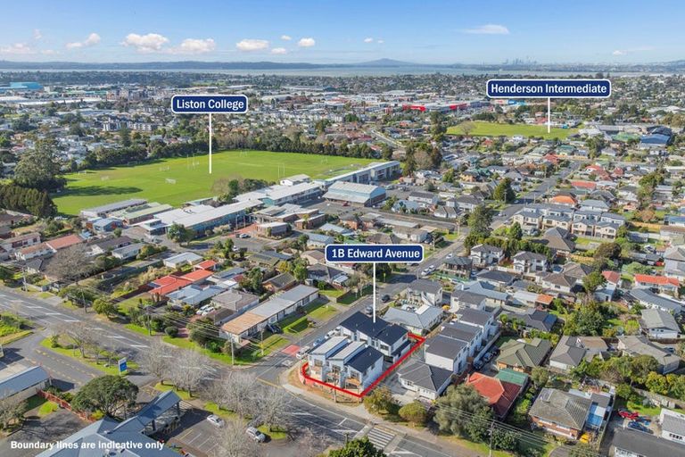Photo of property in 1a Edward Avenue, Orewa, 0931