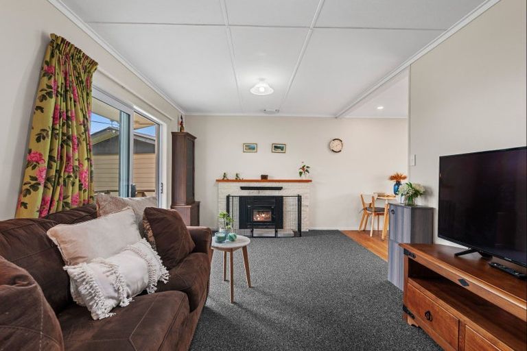 Photo of property in 26 Fenruss Street, Fairy Springs, Rotorua, 3015