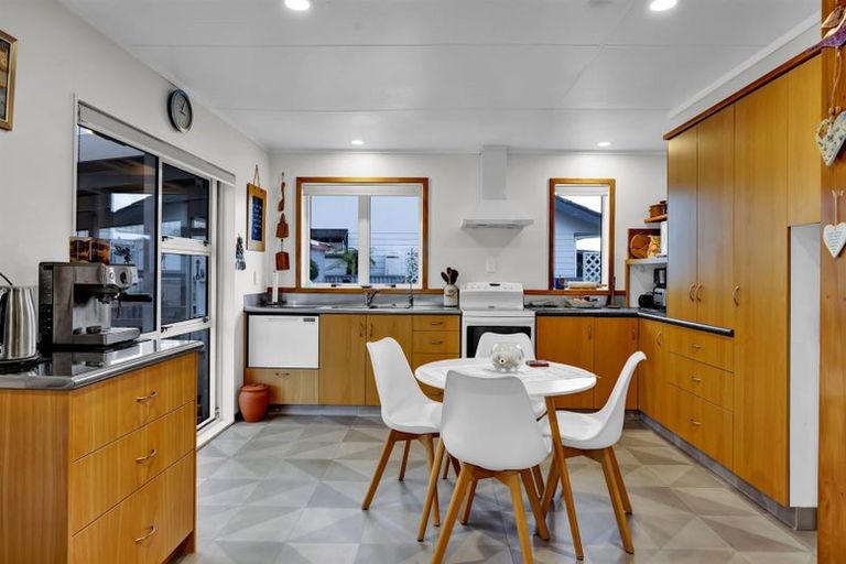 Photo of property in 24b Surrey Street, Hawera, 4610