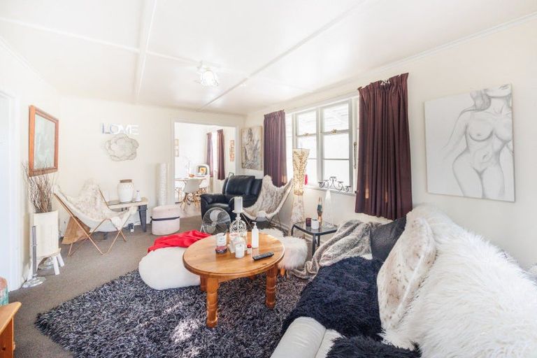 Photo of property in 6 Thames Street, Roslyn, Palmerston North, 4414