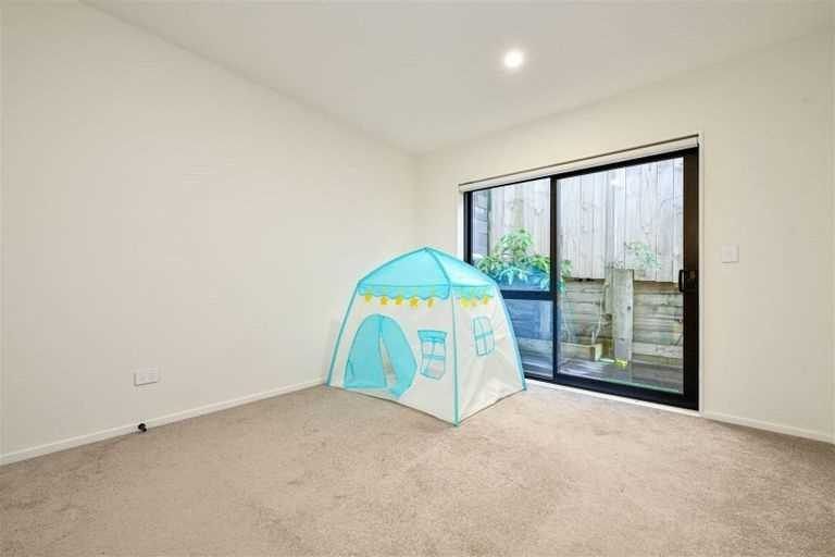 Photo of property in 14a Mantra Road, Massey, Auckland, 0614