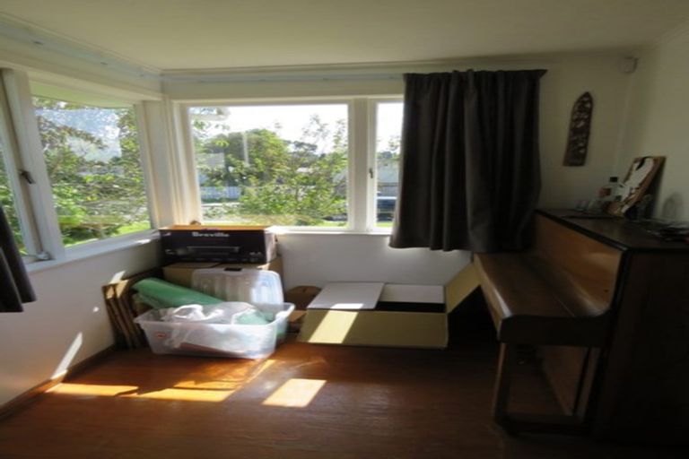 Photo of property in 28 Nile Road, Kelston, Auckland, 0602