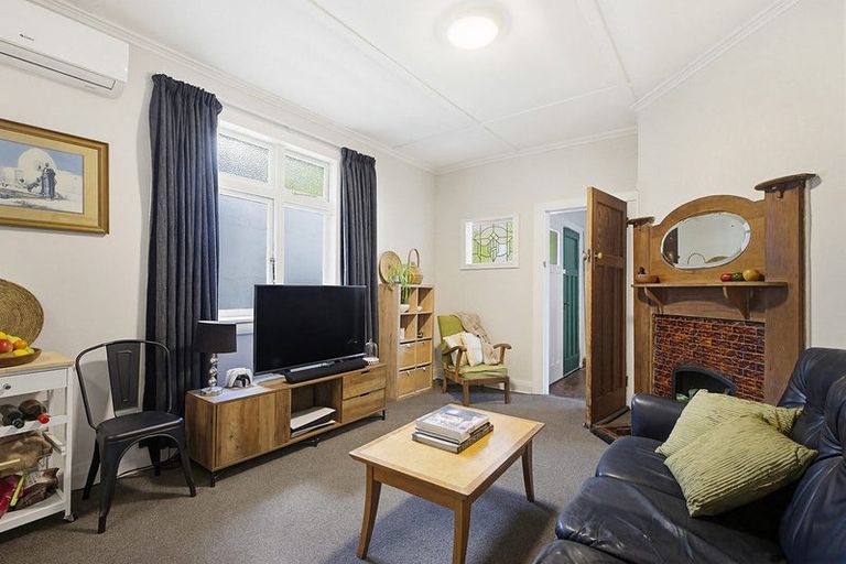 Photo of property in 49 Adams Terrace, Aro Valley, Wellington, 6021