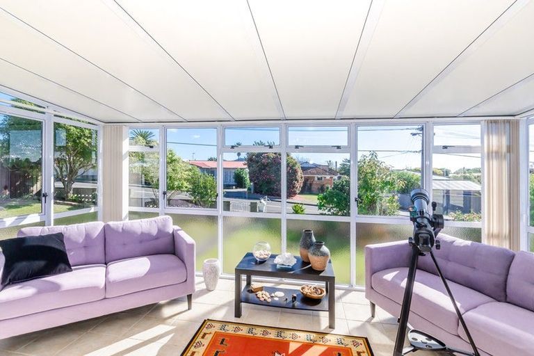 Photo of property in 22 Gray Avenue, Paraparaumu Beach, Paraparaumu, 5032