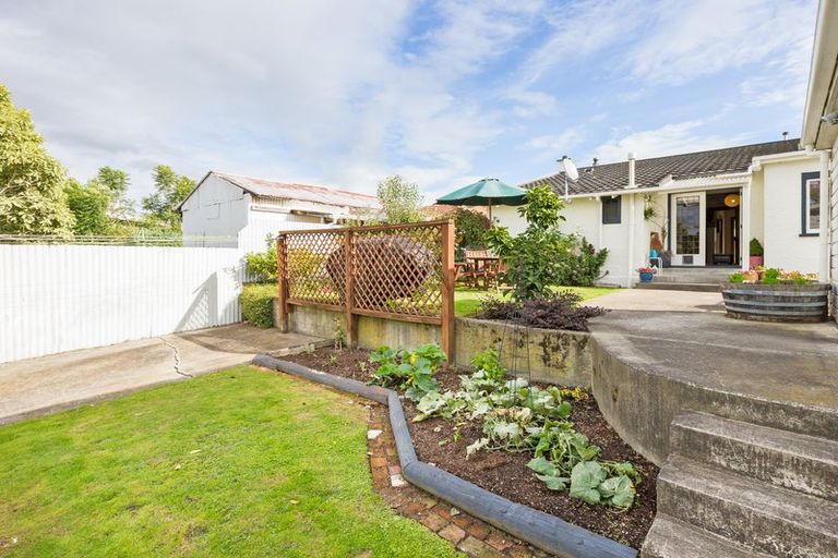 Photo of property in 6 Karaka Street, Hokowhitu, Palmerston North, 4410