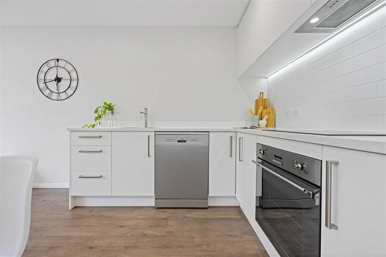 Photo of property in 16 Village Quarter Lane, Frankton, Hamilton, 3204