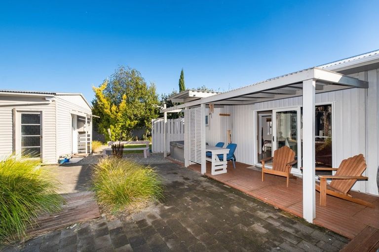 Photo of property in 2 Jarvis Place, Taradale, Napier, 4112