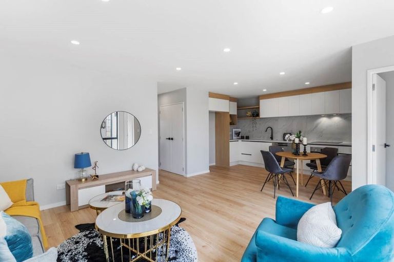 Photo of property in 17 Morus Road, Massey, Auckland, 0614