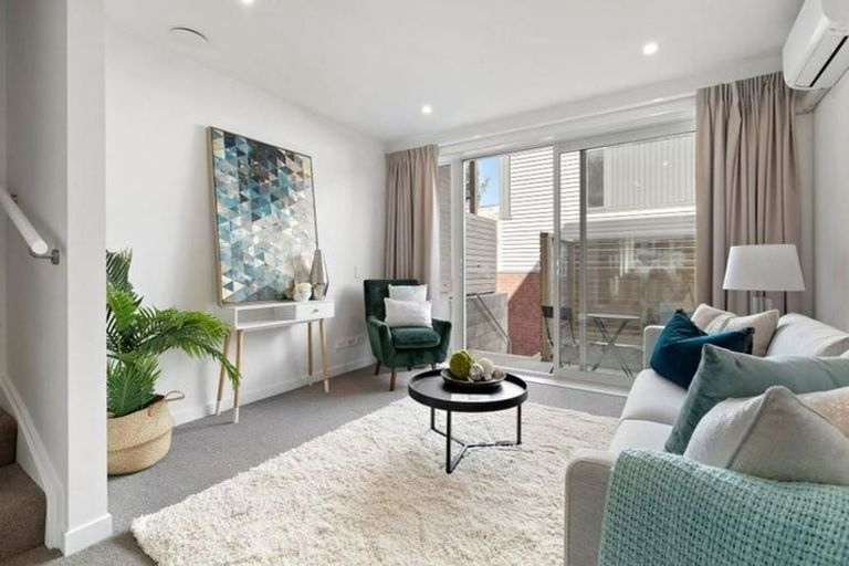 Photo of property in 24u3 Princess Terrace, Newtown, Wellington, 6021