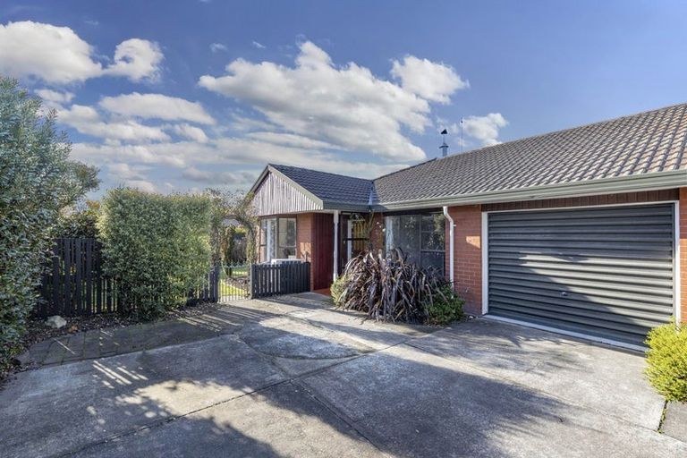 Photo of property in 2/38 Greenock Street, Redwood, Christchurch, 8051