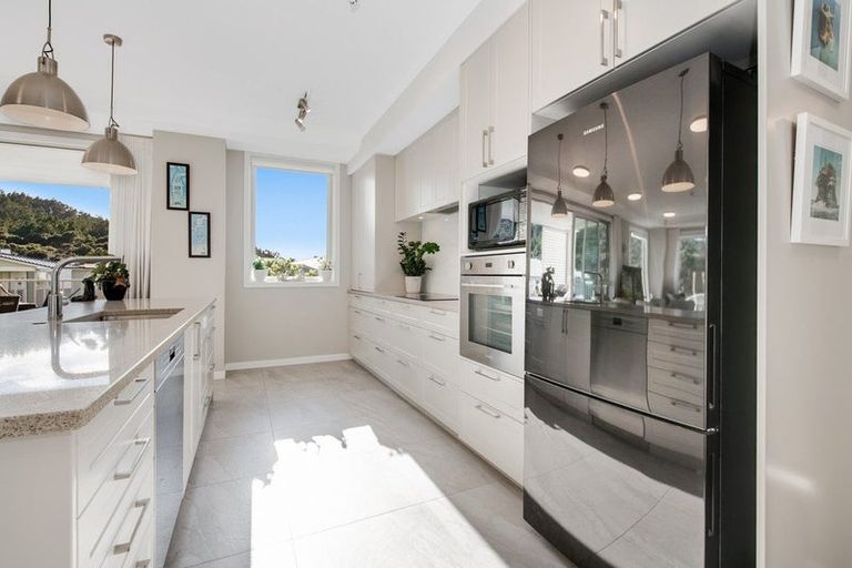 Photo of property in 152 Landmark Terrace, Orewa, 0931