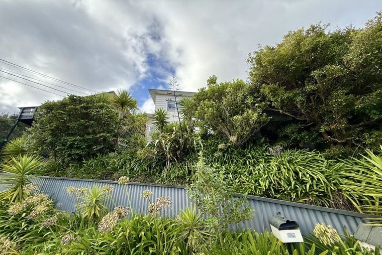 Photo of property in 17a Castle Crescent, Stokes Valley, Lower Hutt, 5019