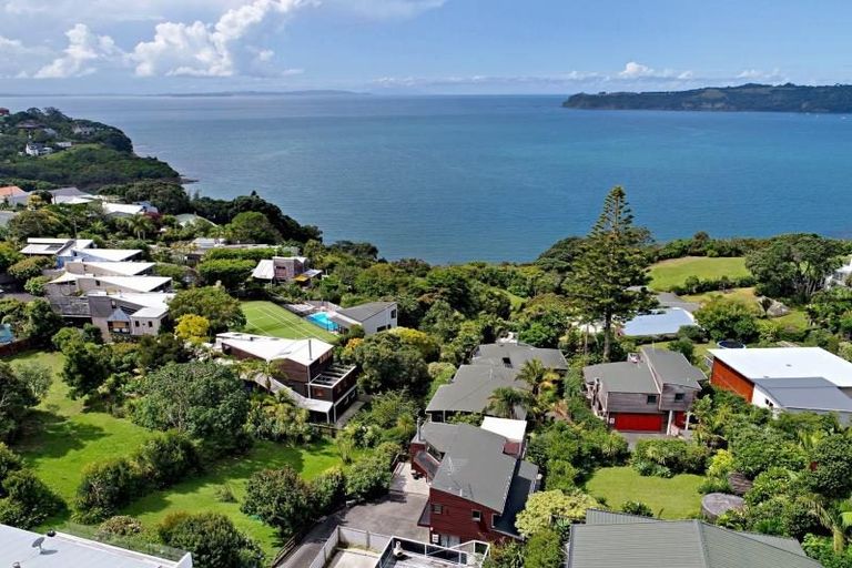 Photo of property in 15b Melandra Road, Stanmore Bay, Whangaparaoa, 0932
