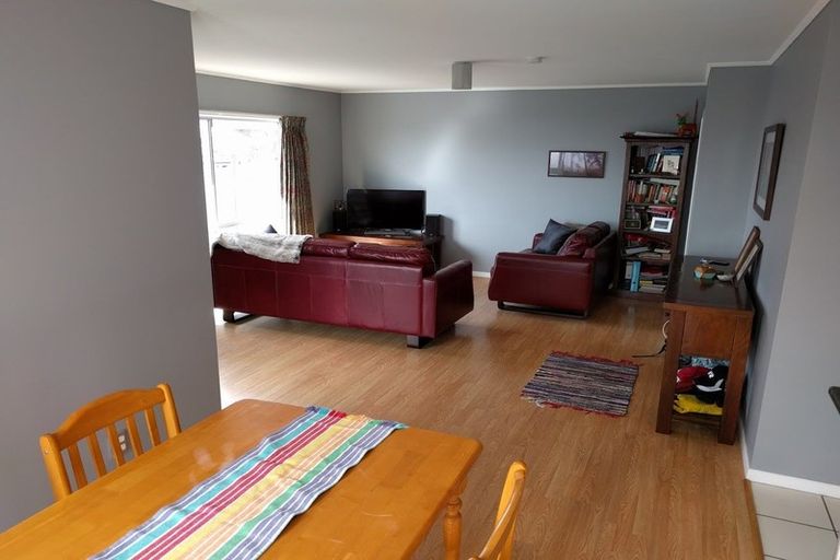 Photo of property in 43a Moire Road, Massey, Auckland, 0614