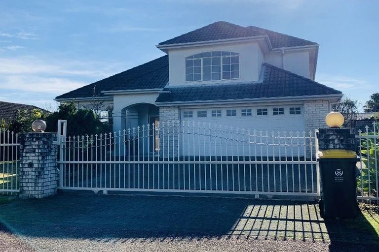 Photo of property in 41 Corta Bella Place, Golflands, Auckland, 2013