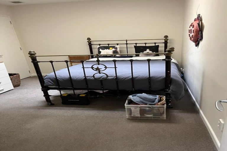 Photo of property in 25u2 Home Street, Mount Victoria, Wellington, 6011