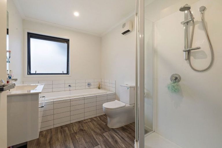 Photo of property in 17 Cheviot Street, Jacks Point, 9371