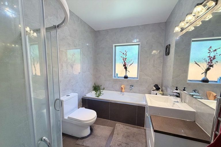 Photo of property in 547 Great South Road, Rosehill, Papakura, 2113