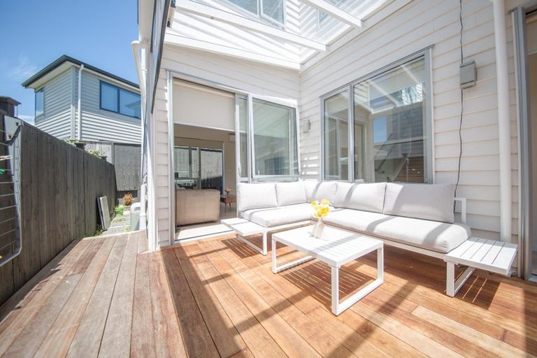 Photo of property in 33 Lockheed Street, Hobsonville, Auckland, 0618