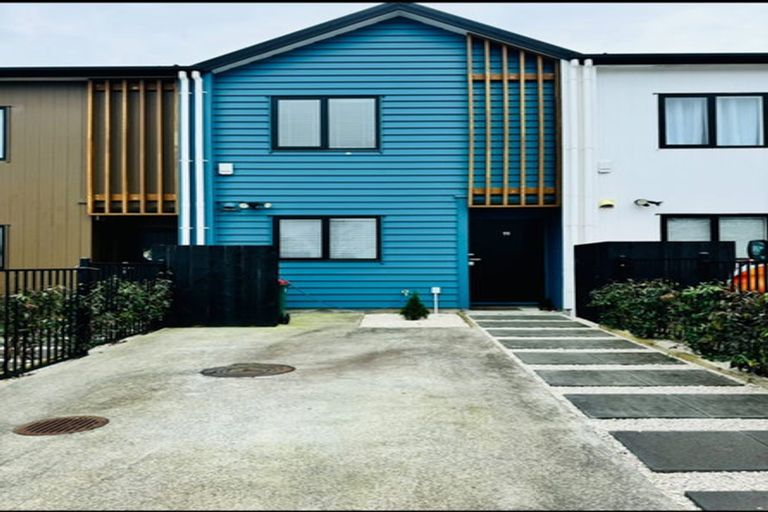 Photo of property in 11 Artistry Lane, Papakura, 2110