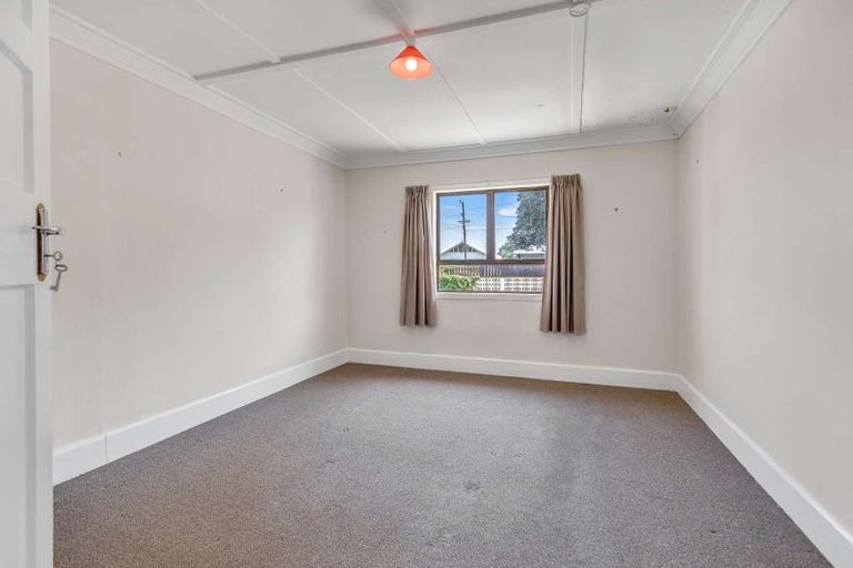 Photo of property in 32 Manuka Street, Castlecliff, Whanganui, 4501