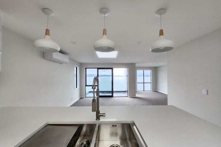 Photo of property in 148u8 Evans Bay Parade, Roseneath, Wellington, 6021