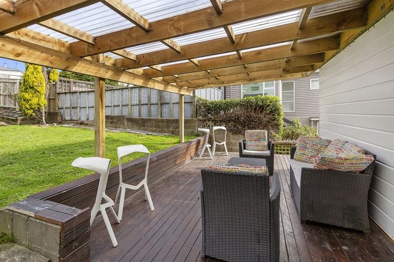 Photo of property in 32 Collins Avenue, Tawa, Wellington, 5028