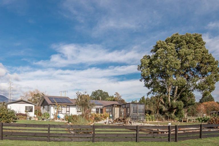 Photo of property in 57 Caledonian Road, Westport, 7892