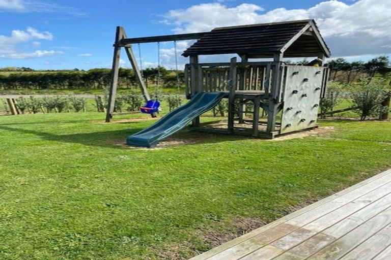 Photo of property in 32 Young Garden Lane, Waimauku, 0881