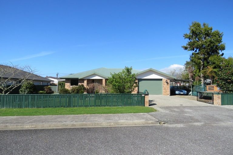 Photo of property in 37 Menzies Street, Westport, 7825