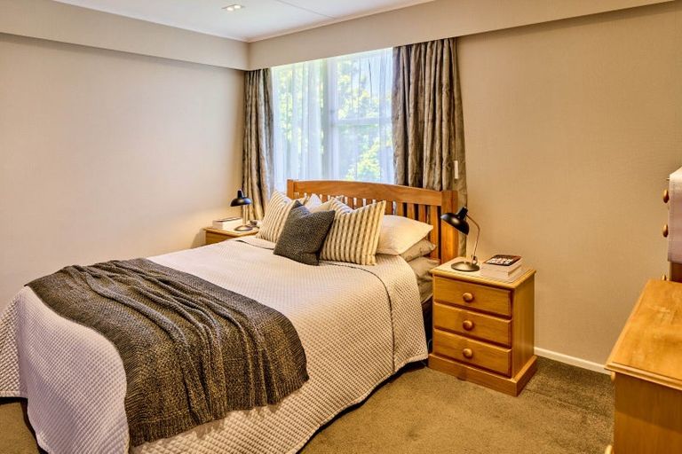 Photo of property in 22 Reese Jones Grove, Maungaraki, Lower Hutt, 5010