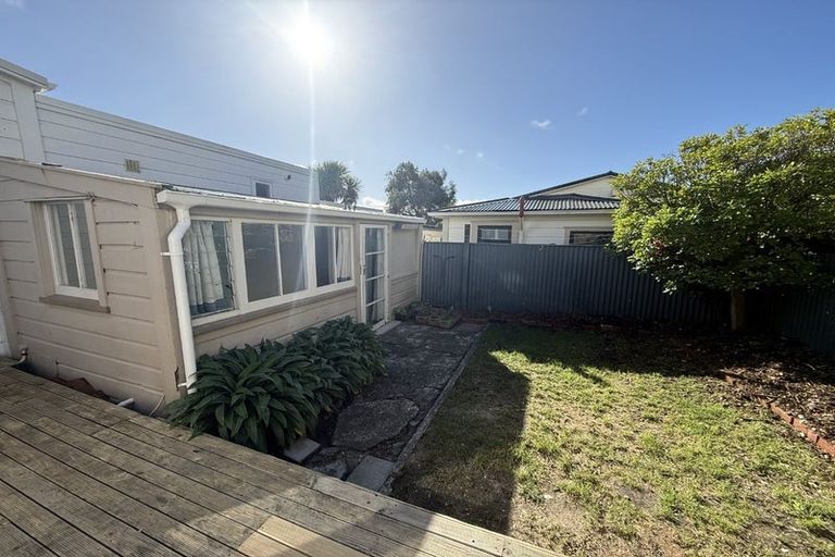 Photo of property in 73 Pirie Street, Mount Victoria, Wellington, 6011