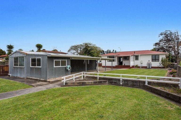 Photo of property in 65 College Road, Edgecumbe, 3120