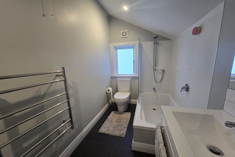 Photo of property in 21 Kotari Road, Days Bay, Lower Hutt, 5013