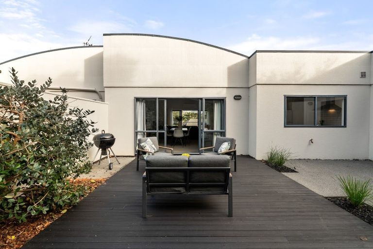 Photo of property in 7 Joseph Banks Drive, Whitby, Porirua, 5024