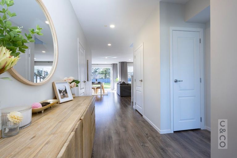 Photo of property in 11 Kahika Grove, Huapai, Kumeu, 0810