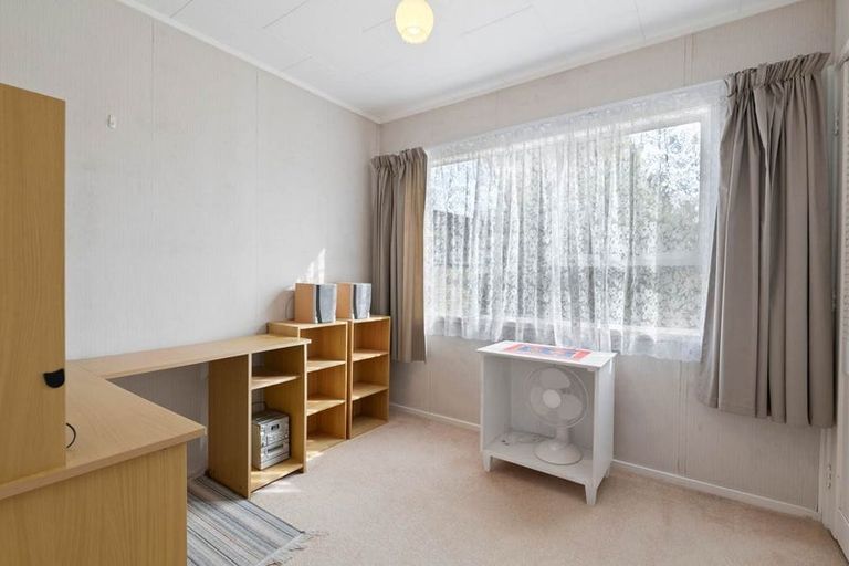 Photo of property in 24 Santiago Crescent, Unsworth Heights, Auckland, 0632