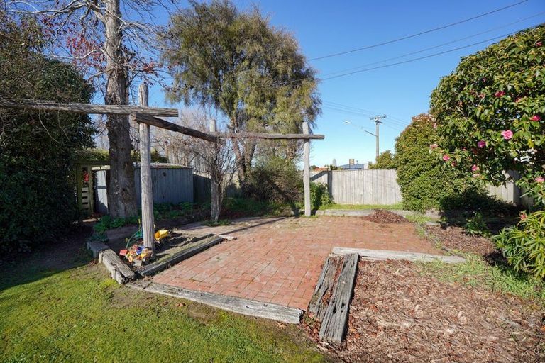 Photo of property in 1 Home Street, Winton, 9720
