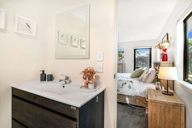 Photo of property in 34 Dahlstrom Grove, Kelvin Grove, Palmerston North, 4414