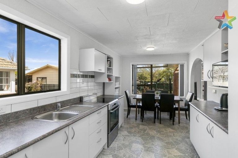 Photo of property in 195 Waddington Drive, Naenae, Lower Hutt, 5011