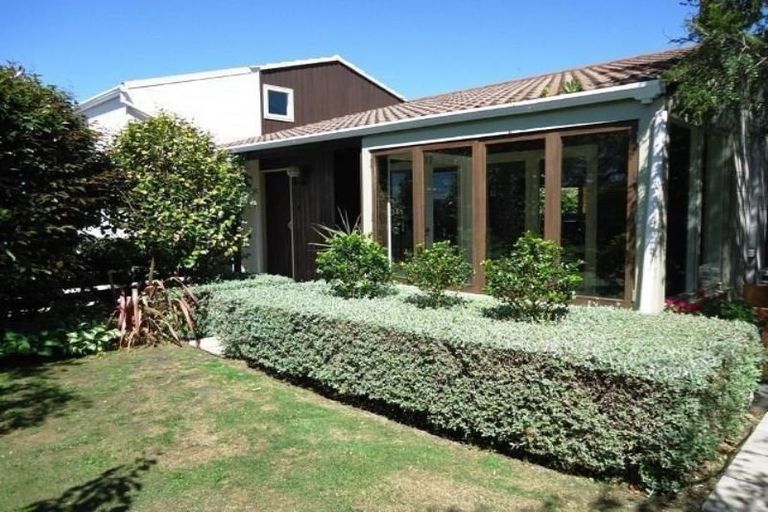 Photo of property in 12 Deloraine Street, Somerfield, Christchurch, 8024