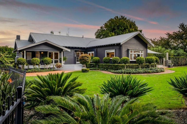 Photo of property in 500 Richmond Road, Lepperton, New Plymouth, 4373