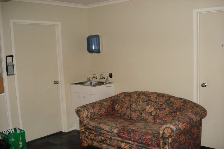 Photo of property in 28 Robert Ross Place, Clendon Park, Auckland, 2103