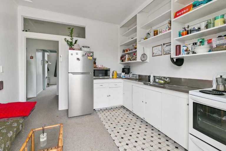 Photo of property in 93 Tasman Street, Mount Cook, Wellington, 6021