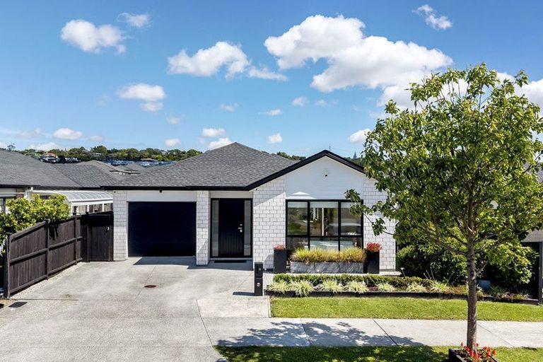Photo of property in 8 Lavey Road, Flat Bush, Auckland, 2019